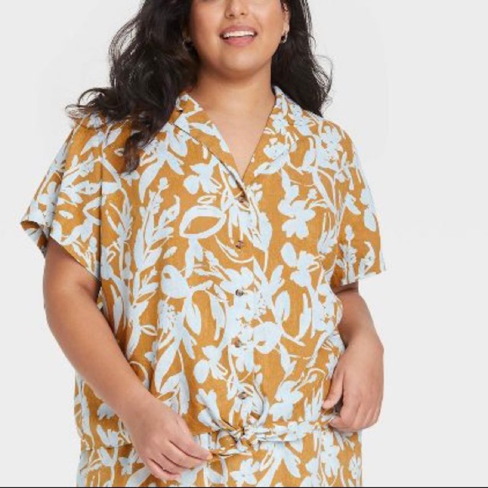 Ava & Viv™ Women's Plus Size Short Sleeve Button-Down Top - Gold Floral